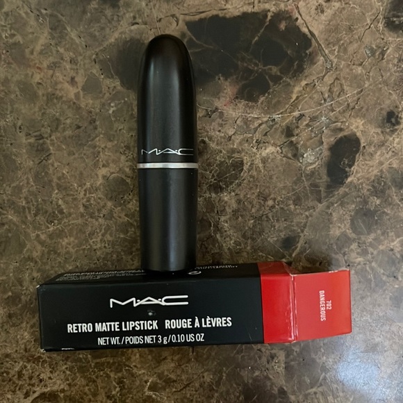 MAC Retro Matte Lipstick 702 Dangerous - Picture 3 of 3